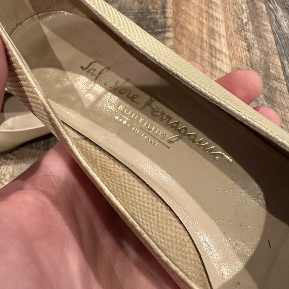 Salvatore Ferragamo Woman’s Beige Heels Made in Italy Sz 8.5 AA - Picture 8 of 10